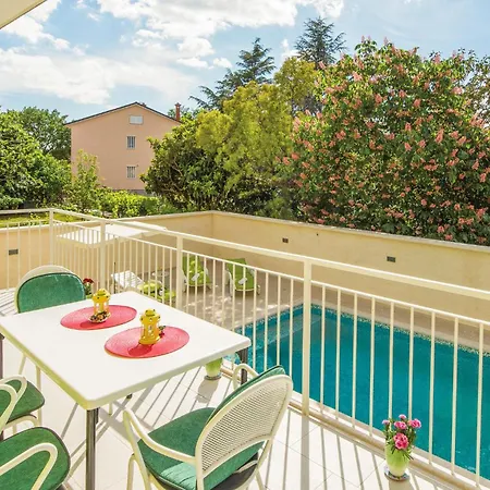 5 Bedroom Cozy In بيت للعطل بولا