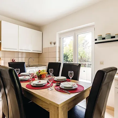 5 Bedroom Cozy In * Pula
